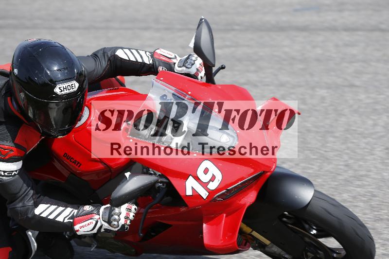 /27 12.06.2025 Ducati Schweiz Trackday Warmup  ADR/gelb-jeaune/19